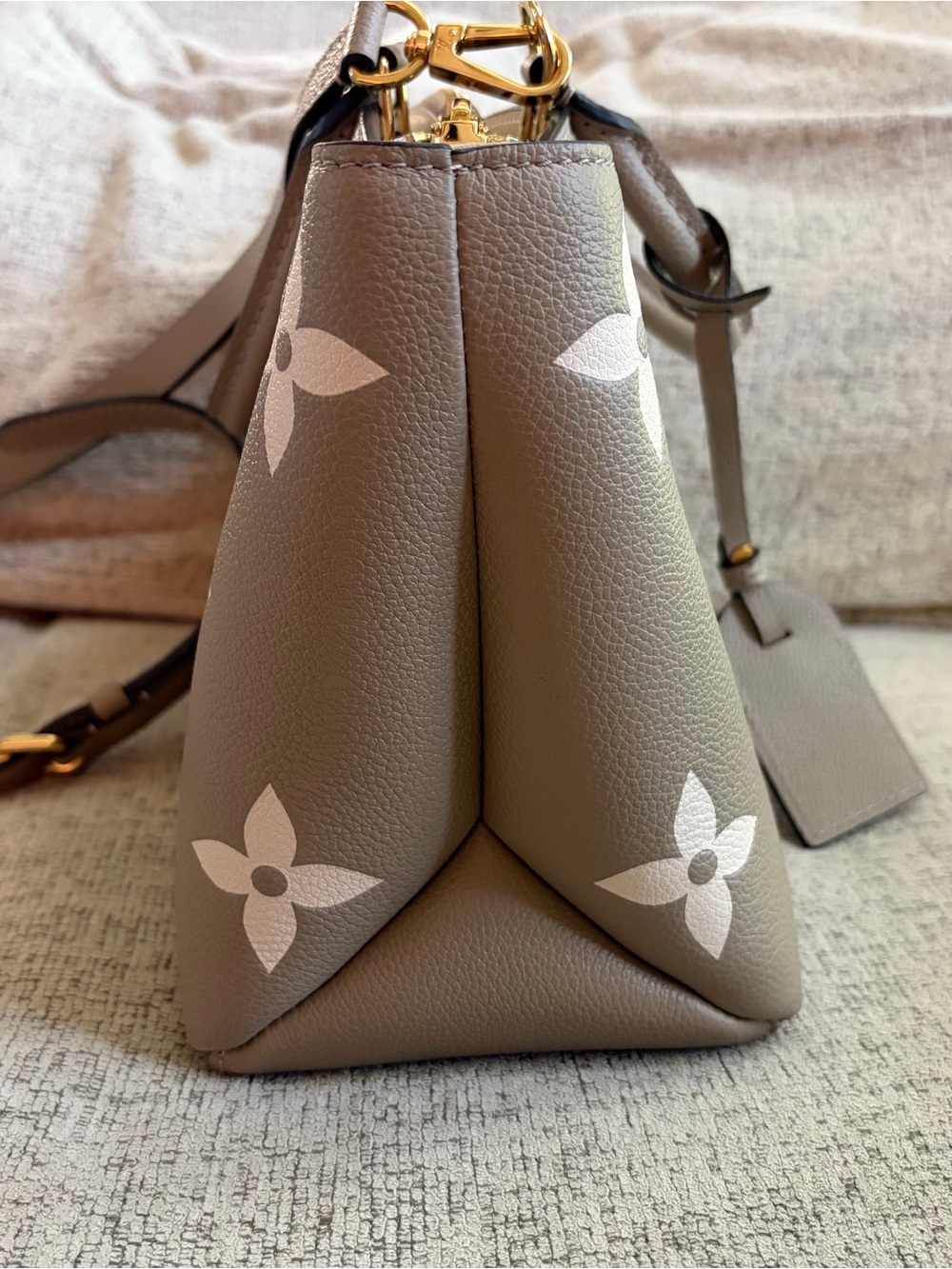 Louis Vuitton Petit Palais Taupe and Cream Monogram satchel with Gold Hardware - Picture 3 of 14